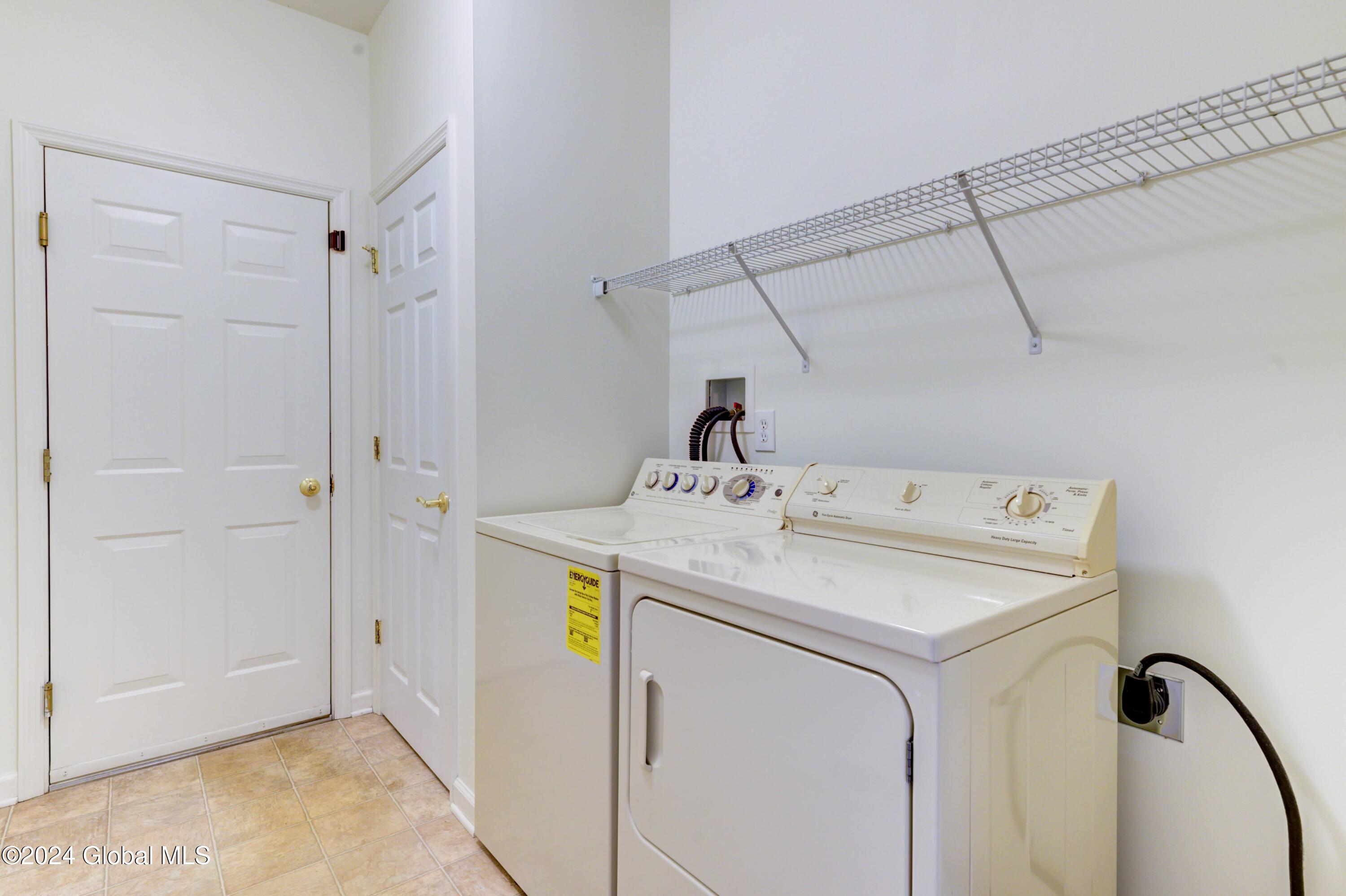 17 Hampton Circle Halfmoon, NY 12118 - Photo 32 of 53 Laundry Room