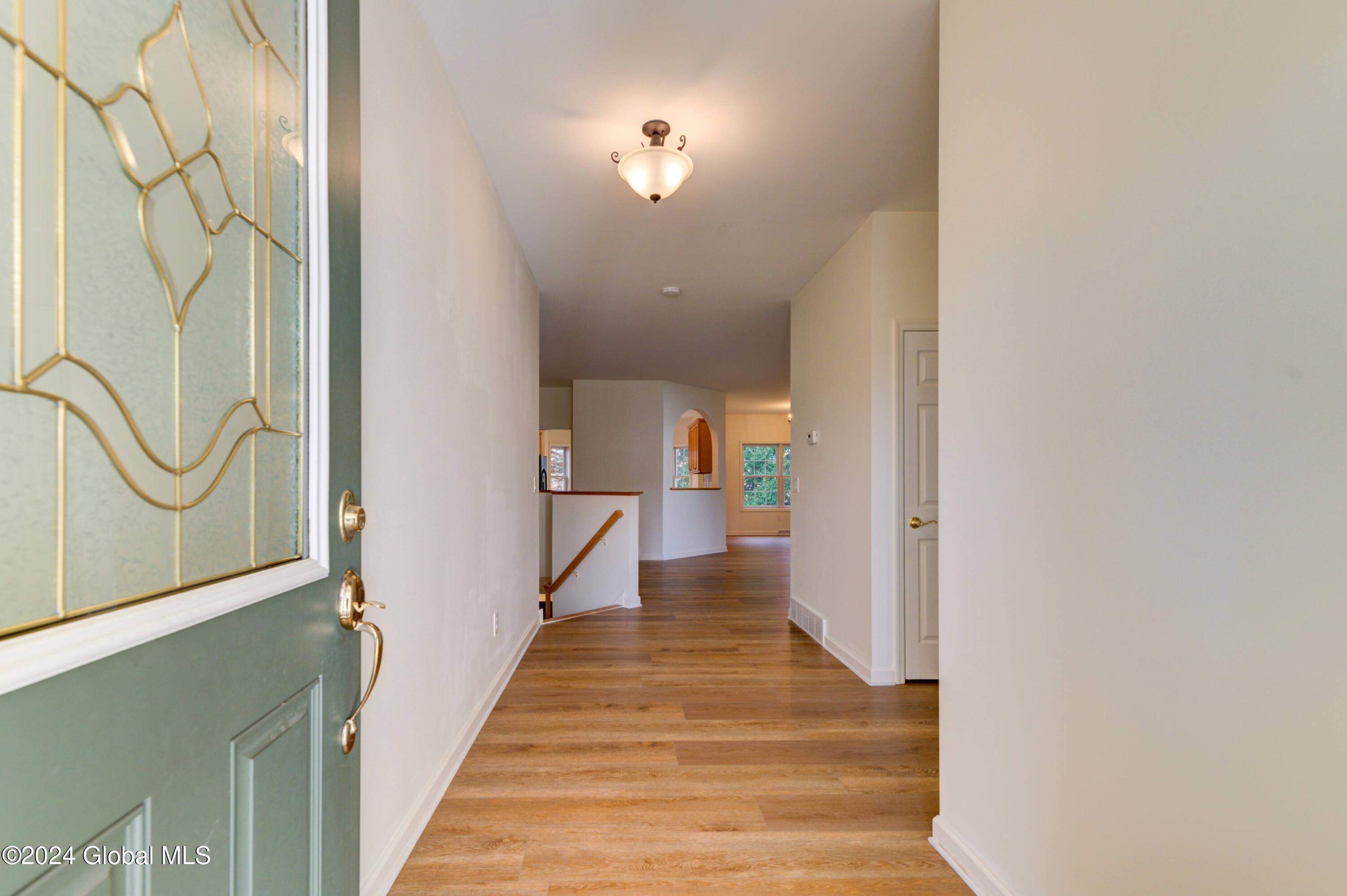 17 Hampton Circle Halfmoon, NY 12118 - Photo 6 of 53 Foyer