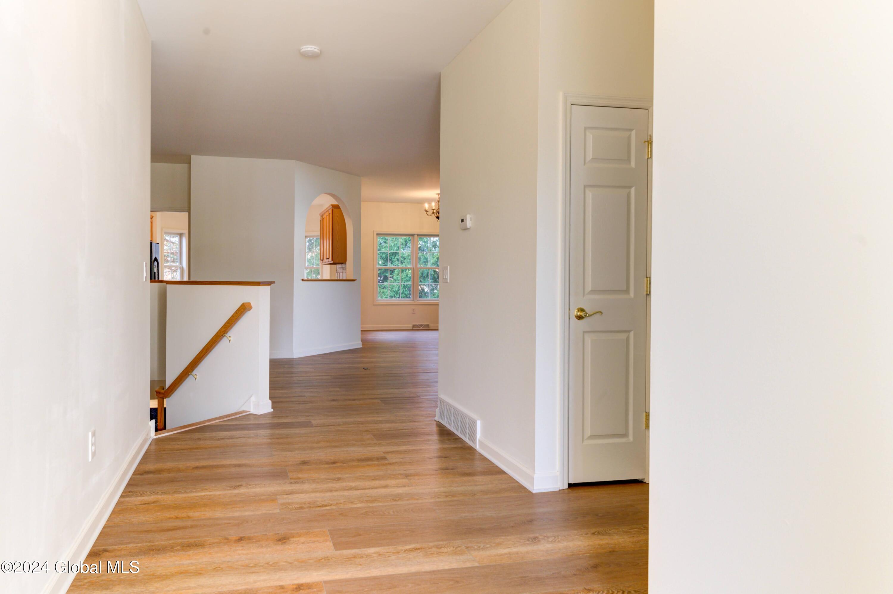 17 Hampton Circle Halfmoon, NY 12118 - Photo 7 of 53 Foyer