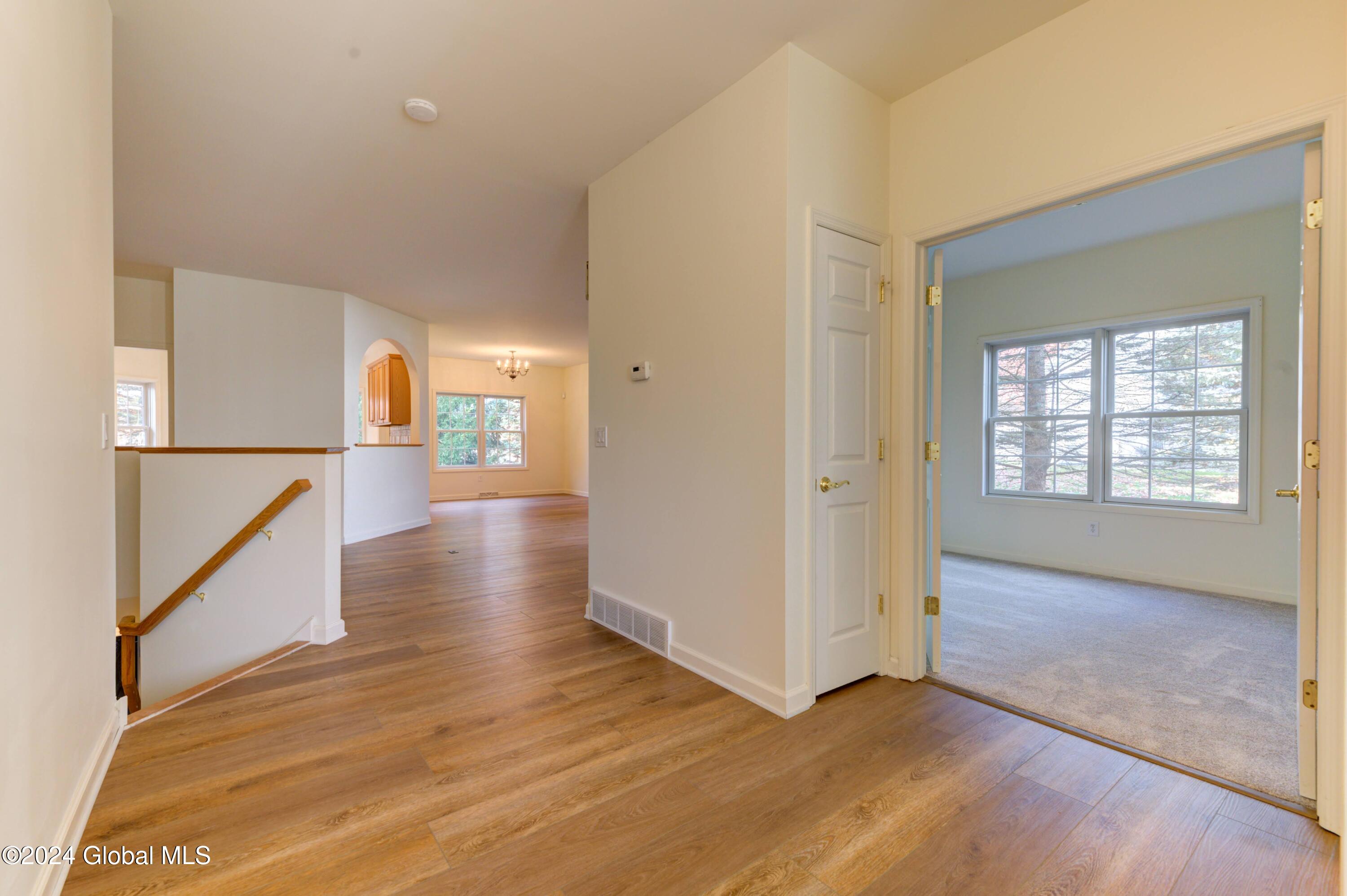 17 Hampton Circle Halfmoon, NY 12118 - Photo 8 of 53 Foyer