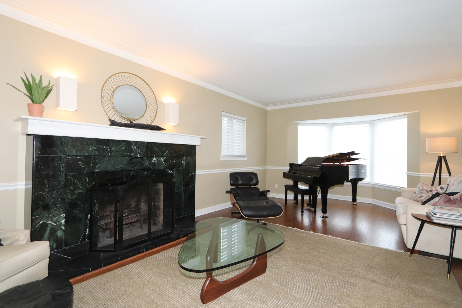 391 Downing Road Riverside, IL 60546 - Photo 5 of 49