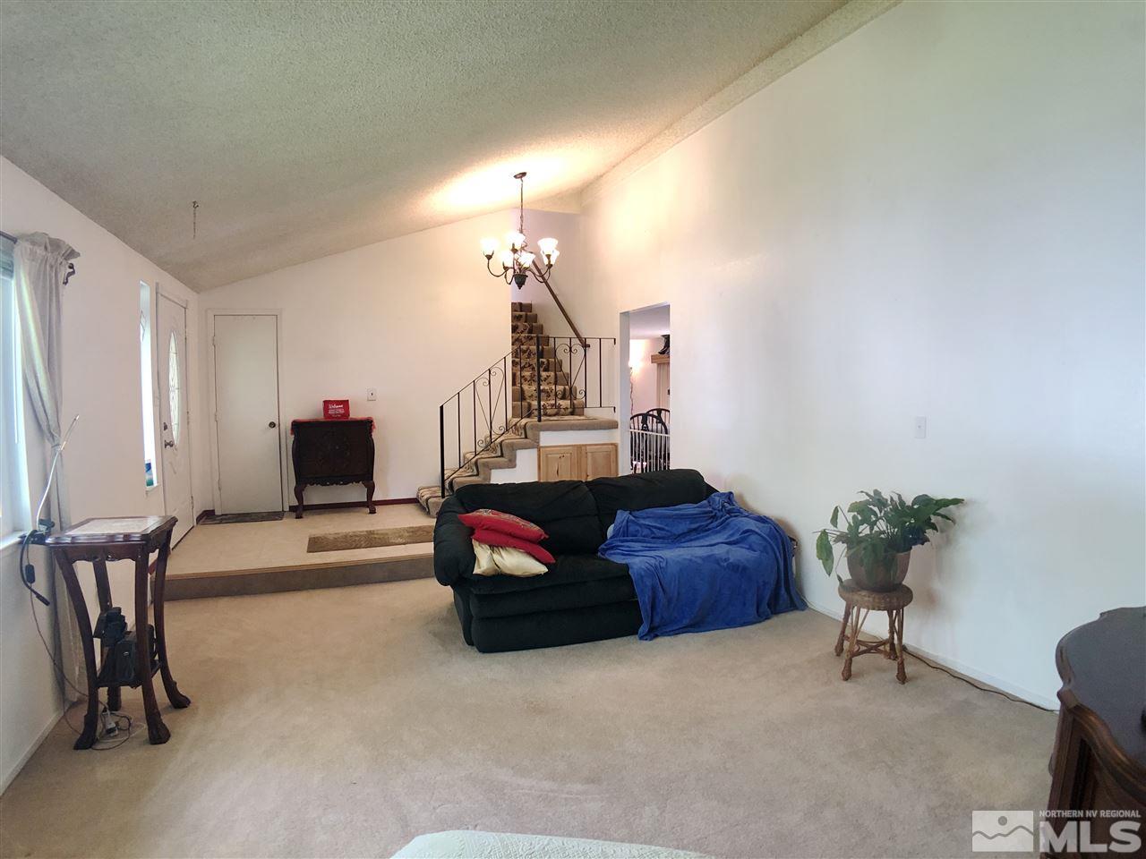 4210 Billy Drive Reno, NV 89502 - Photo 19 of 31 a living room with furniture