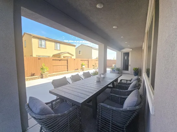 $865,000 | 1008 Blue Range Way, Roseville, CA 95747