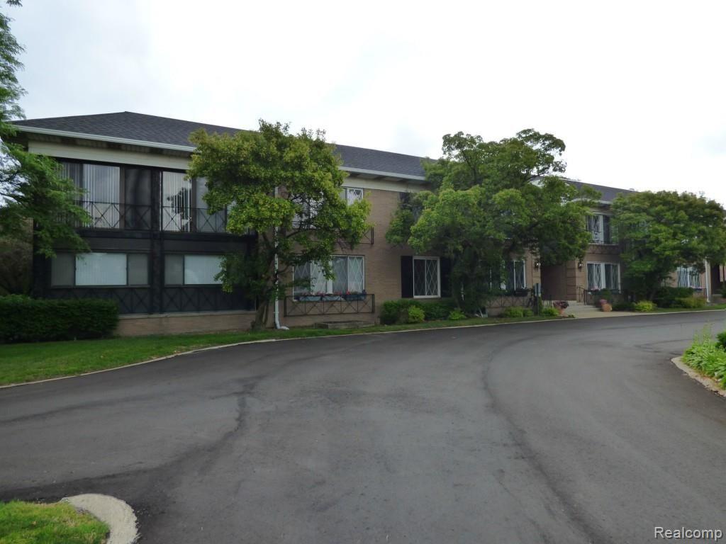 25720 Southfield Road, Unit 102 Southfield, MI 48075 - Photo 2 of 39