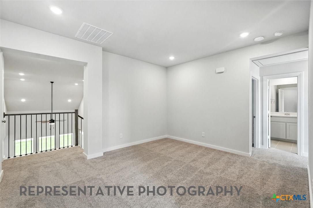 8905 Turaco Trail Austin, TX 78744 - Photo 18 of 27 a view of hallway