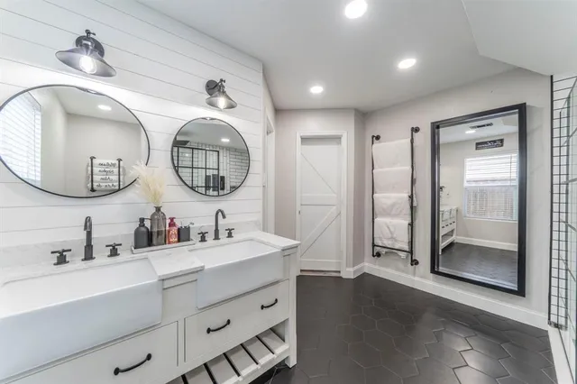 a view of empty room with windows