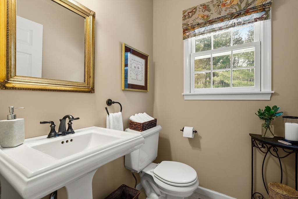 7 Huckleberry Road Hopkinton, MA 01748 - Photo 19 of 41