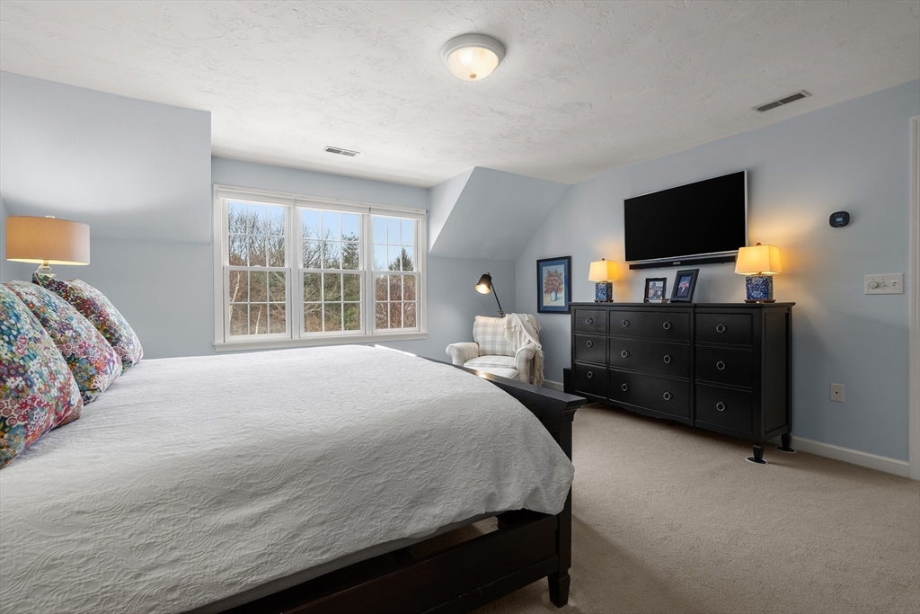 7 Huckleberry Road Hopkinton, MA 01748 - Photo 23 of 41
