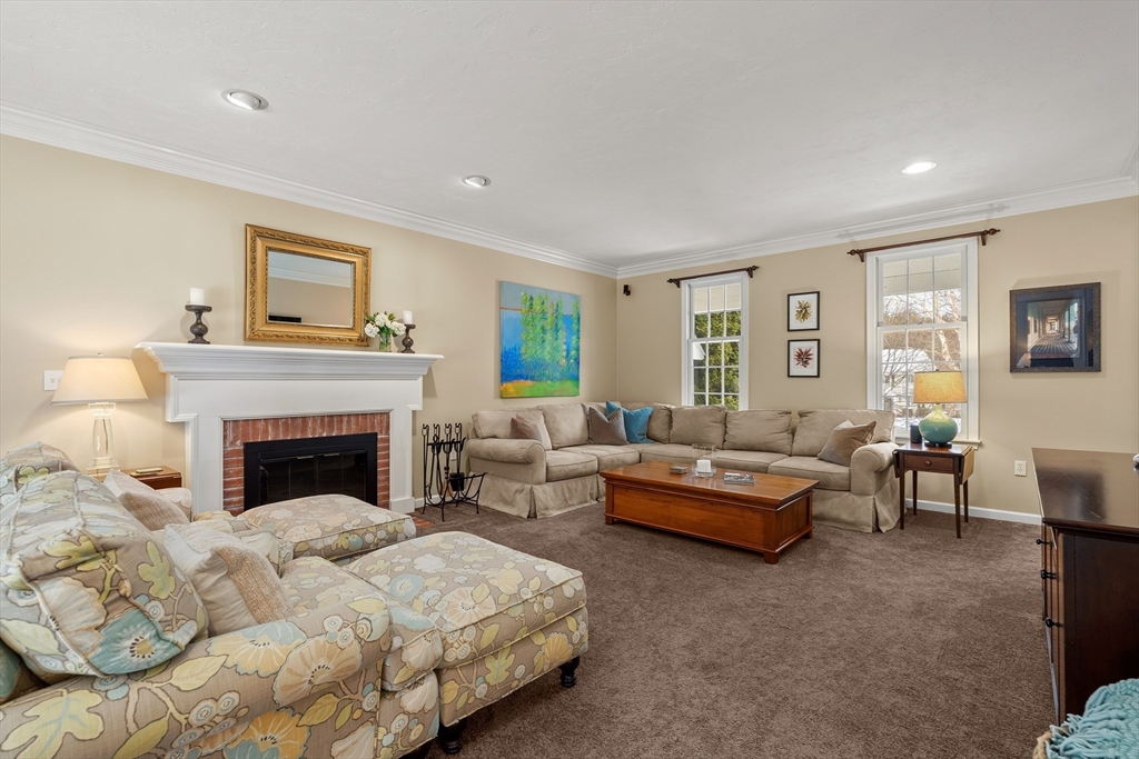 7 Huckleberry Road Hopkinton, MA 01748 - Photo 6 of 41