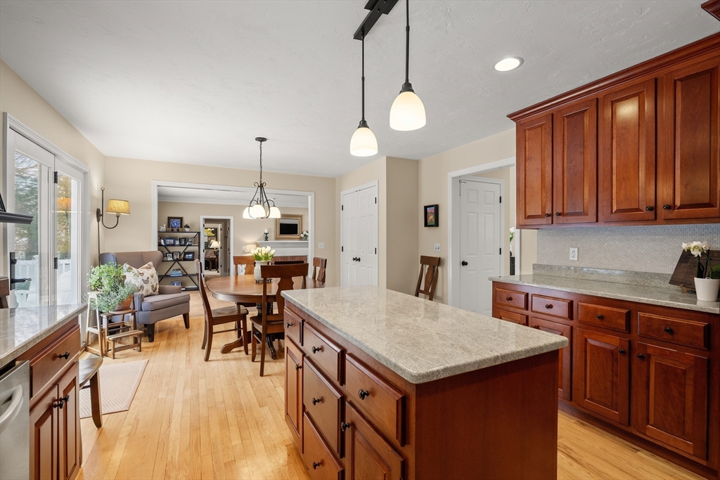 7 Huckleberry Road Hopkinton, MA 01748 - Photo 10 of 41