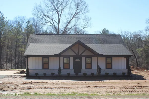 $259,000 | 3775 Hernando Road, Holly Springs, MS 38635