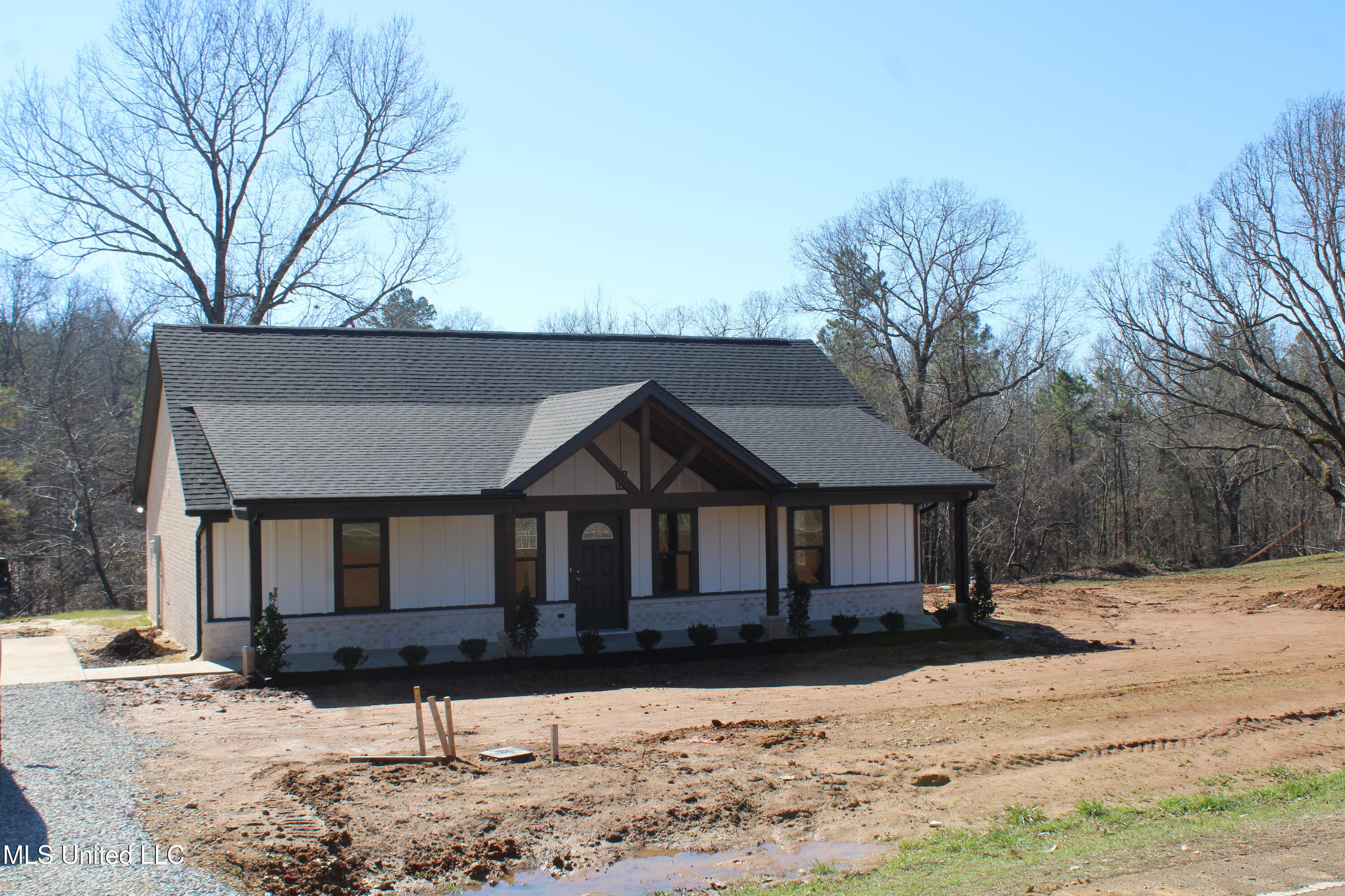 3775 Hernando Road Holly Springs, MS 38635 - Photo 2 of 32 IMG_7361