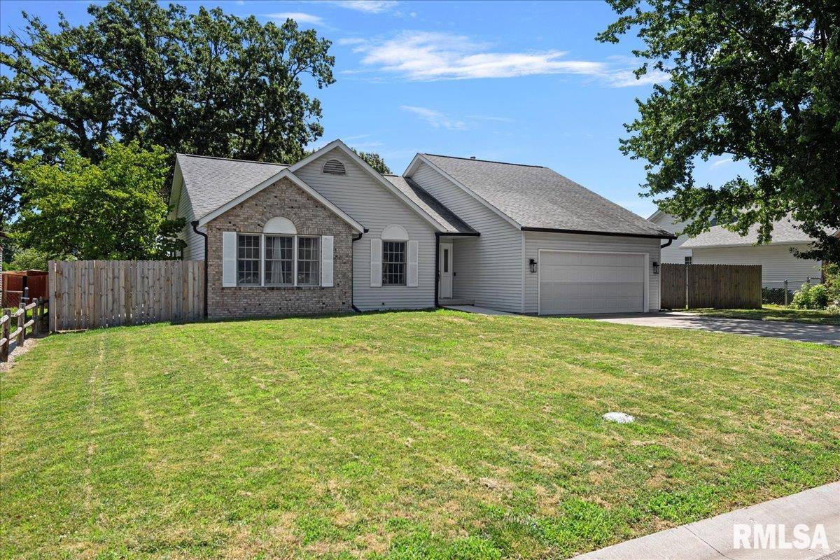 1 Sunny Side Drive Springfield, IL 62702 - Photo 1 of 34