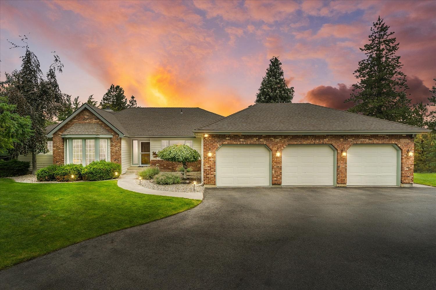 4401 South Evergreen Road Veradale, WA 99037 - Photo 1 of 50