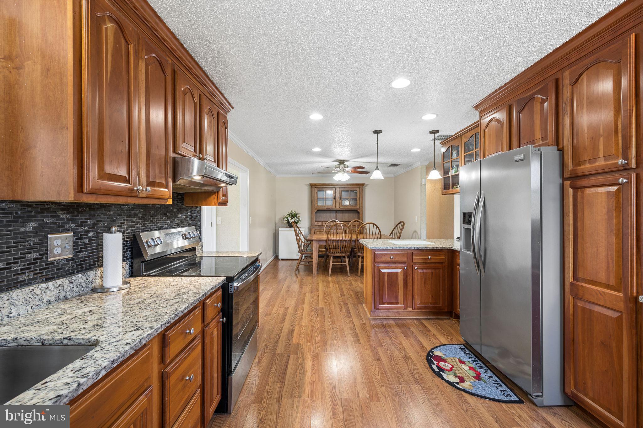 14917 Compton Road Centreville, VA 20121 - Photo 12 of 72 Eat In Kitchen