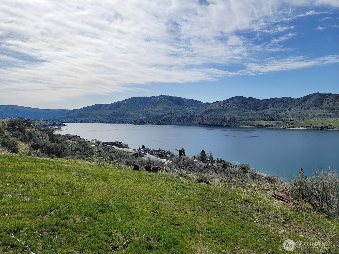 207 Viewland Way Chelan, WA 98816 - Photo 2 of 15 Gallery Image 2