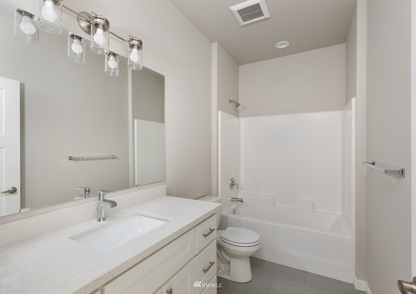 707 A Hubbard Road Southeast Rainier, WA 98576 - Photo 24 of 28 Gallery Image 24