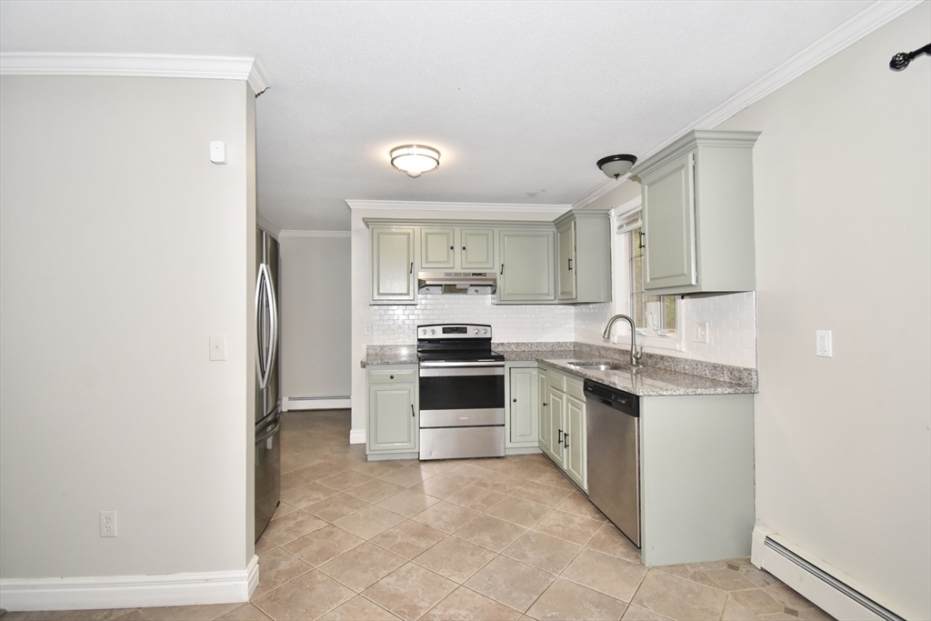 183 Jewett Street Springfield, MA 01129 - Photo 7 of 23