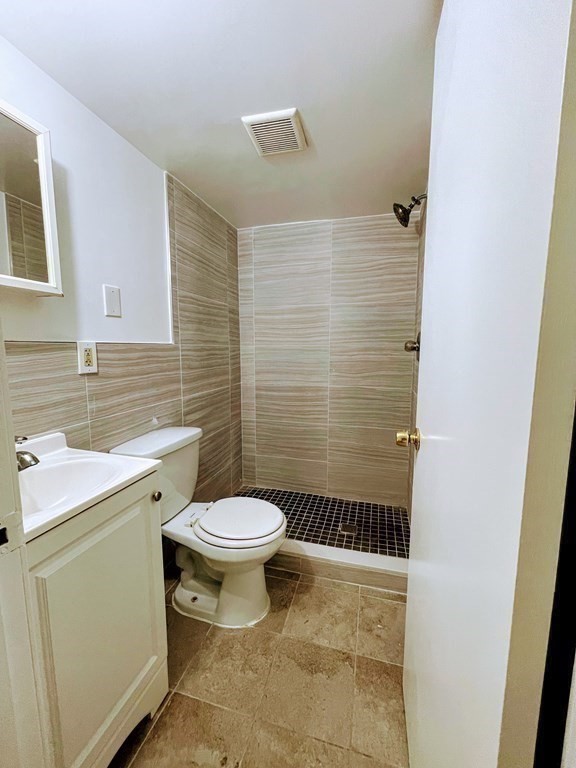 51 Acushnet Avenue Springfield, MA 01105 - Photo 13 of 17