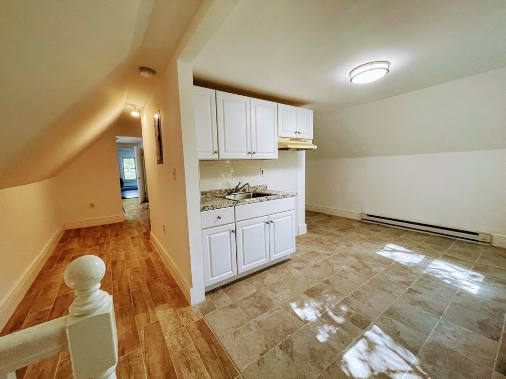 51 Acushnet Avenue Springfield, MA 01105 - Photo 15 of 17