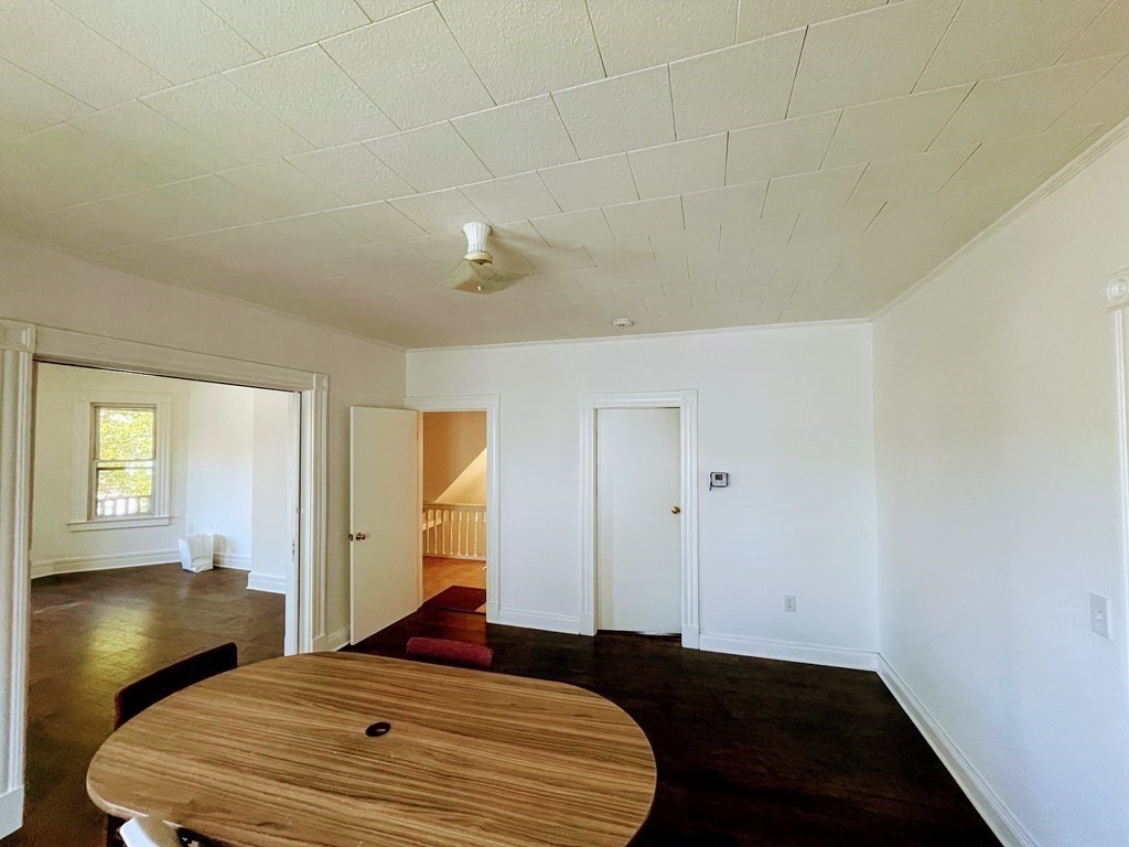 51 Acushnet Avenue Springfield, MA 01105 - Photo 5 of 17