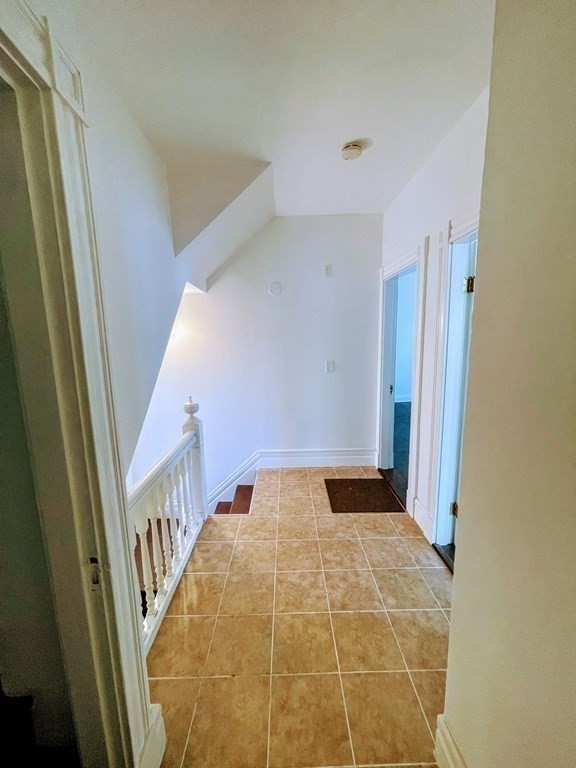 51 Acushnet Avenue Springfield, MA 01105 - Photo 7 of 17