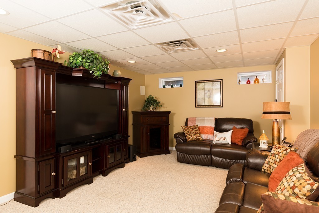 105 Riverside Drive Wrentham, MA 02093 - Photo 13 of 21 Gallery Image 13