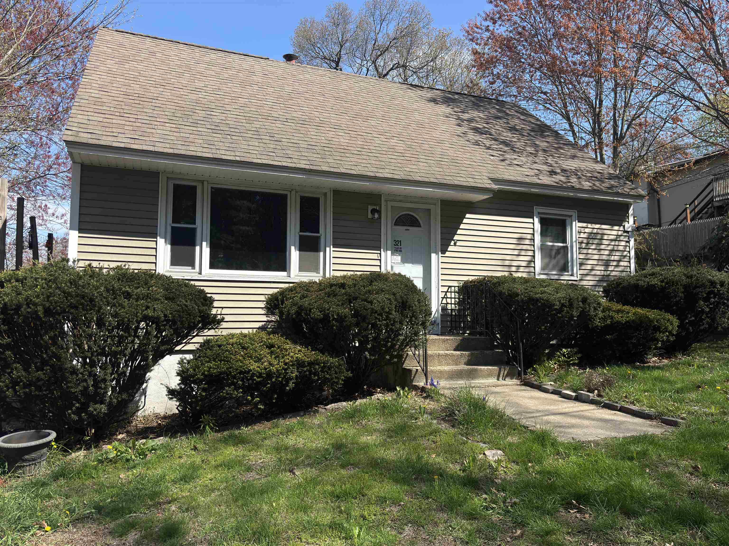 321 West Mitchell Street Manchester, NH 03103 - Photo 18 of 24 Gallery Image 18