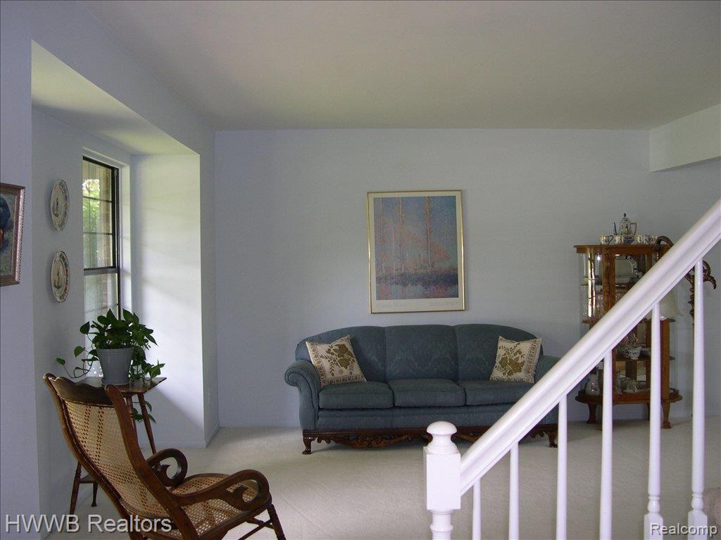 2465 Hillendale Drive Rochester, MI 48309 - Photo 10 of 10 Living Room