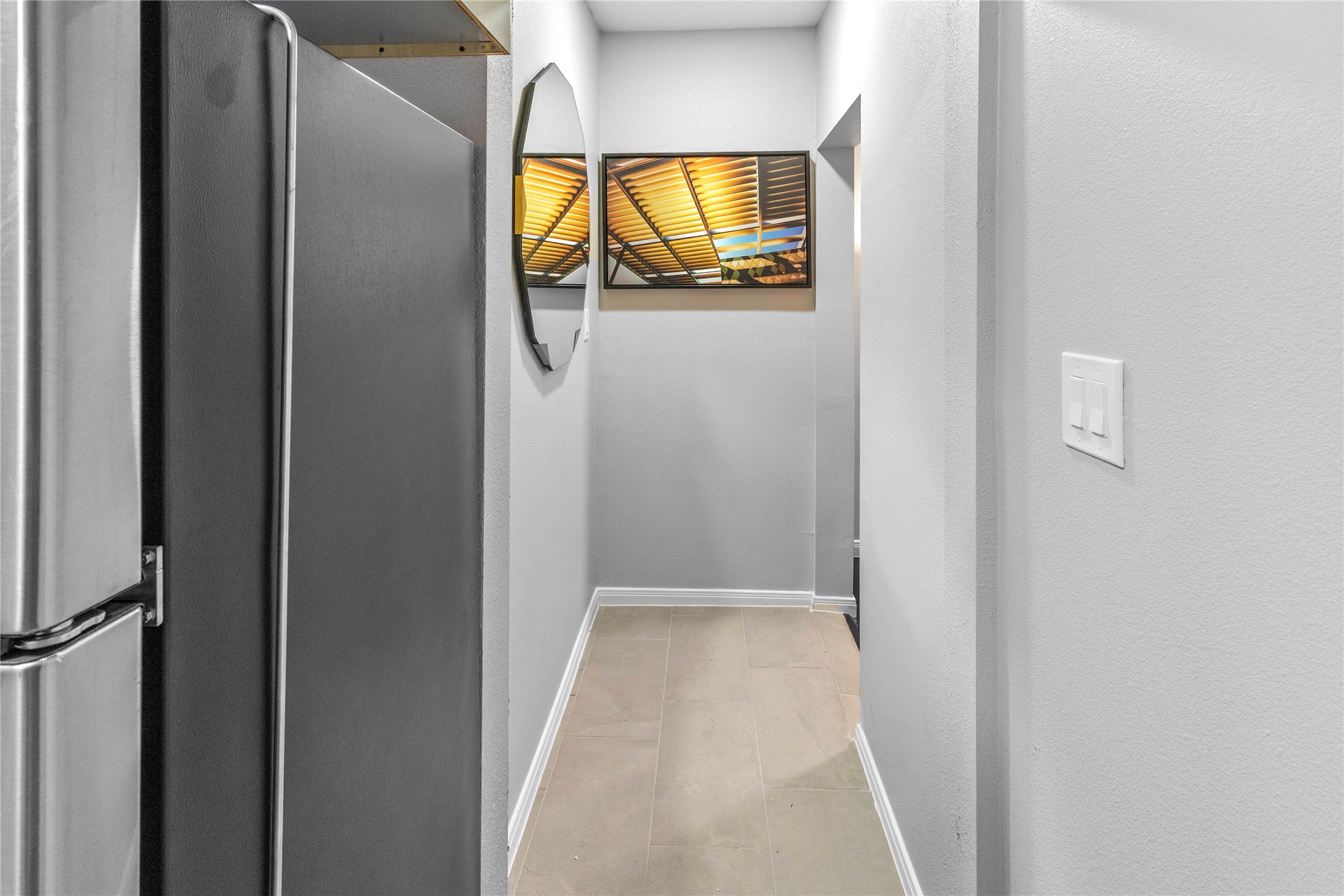 2824 Blodgett Street, Unit 2 Houston, TX 77004 - Photo 11 of 25 a view of a bathroom