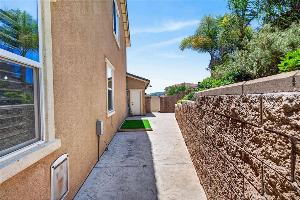 33320 Kilroy Road Temecula, CA 92592 - Photo 67 of 75 Side Yard Dog Run