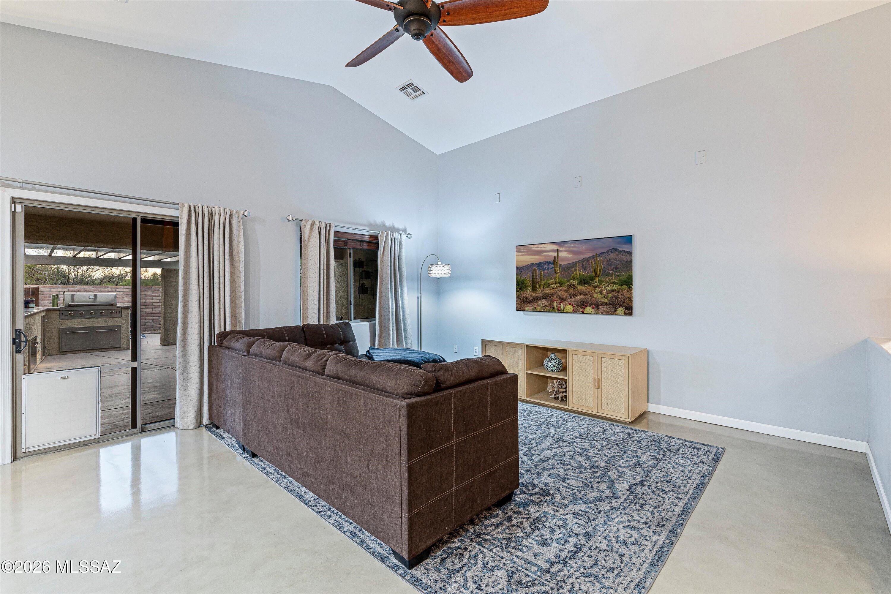 7169 West Oracle Ridge Trail Tucson, AZ 85743 - Photo 17 of 51 08-Living Area