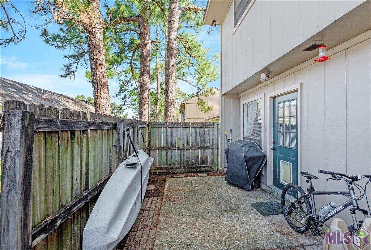 931 Ridgepoint Court, Unit 8D Baton Rouge, LA 70810 - Photo 3 of 22 Gallery Image 3