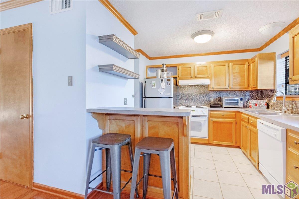 931 Ridgepoint Court, Unit 8D Baton Rouge, LA 70810 - Photo 9 of 22 Gallery Image 9