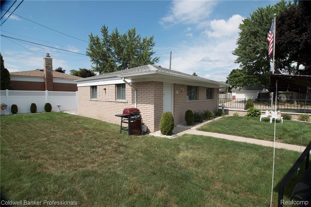 11187 Erdmann Road Sterling Heights, MI 48314 - Photo 22 of 24 2018 11187 Erdmann 8394.JPG