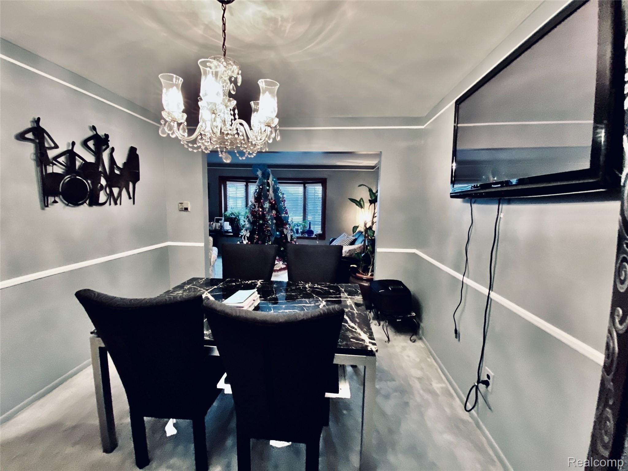 18484 Davidson Road Fraser, MI 48026 - Photo 7 of 45 Dining Room to Living Room.JPG
