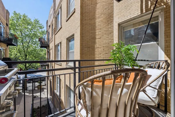 $565,000 | 2547 North Clark Street, Unit 2N, Chicago, IL 60614