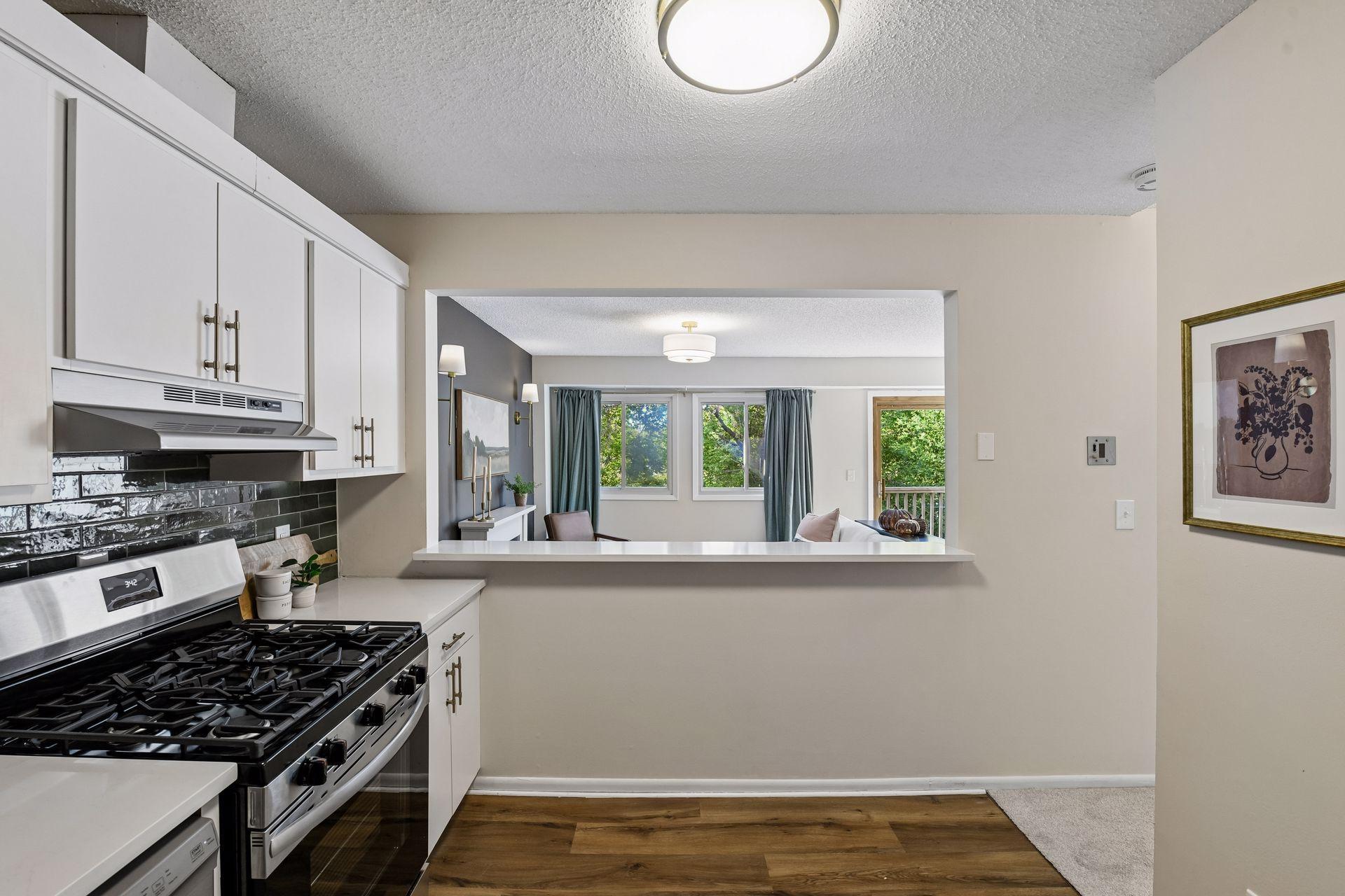 8948 Neill Lake Road, Unit B Eden Prairie, MN 55347 - Photo 9 of 35 Gallery Image 9