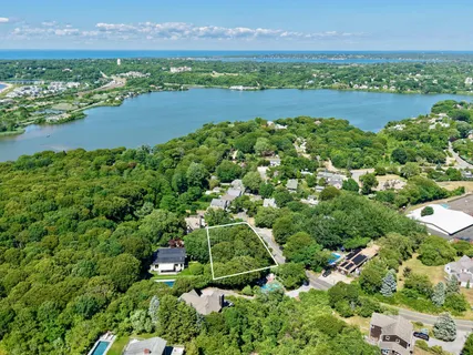 $949,000 | 30 South Dewey Place, Montauk, NY 11954