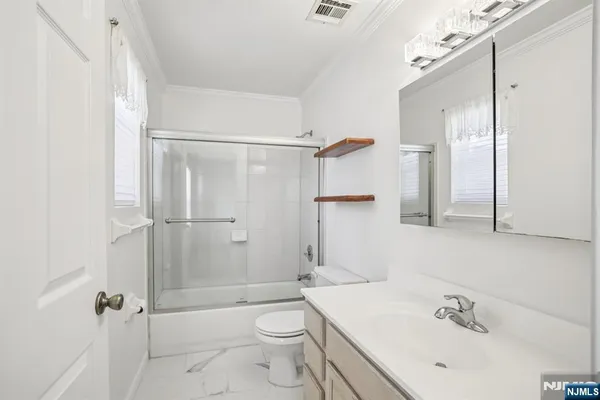 $5,500 | 249 Pascack Road, Paramus, NJ 07652