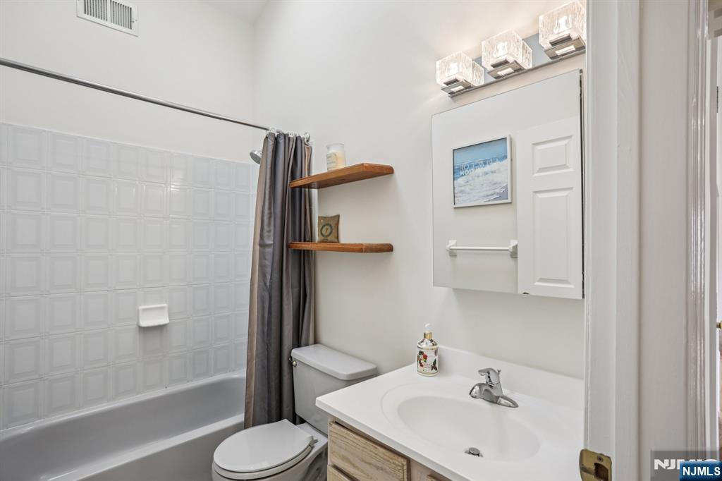 249 Pascack Road Paramus, NJ 07652 - Photo 26 of 41