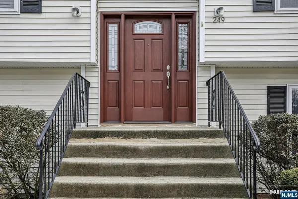 $5,500 | 249 Pascack Road, Paramus, NJ 07652