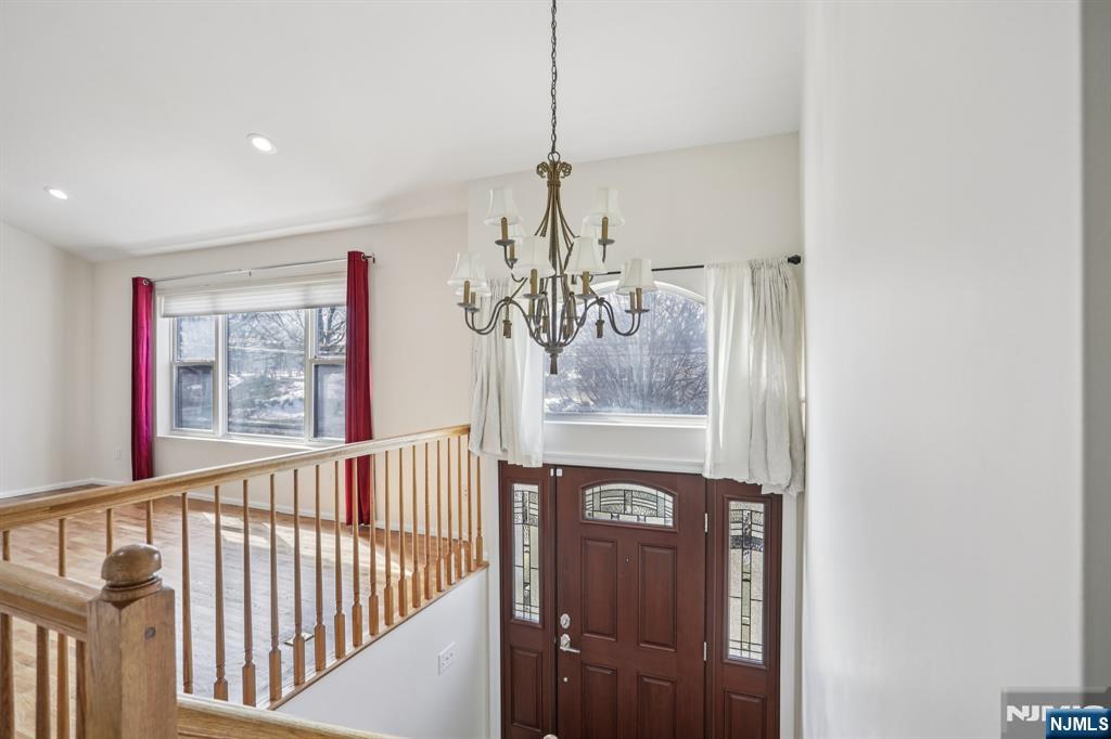 249 Pascack Road Paramus, NJ 07652 - Photo 4 of 41