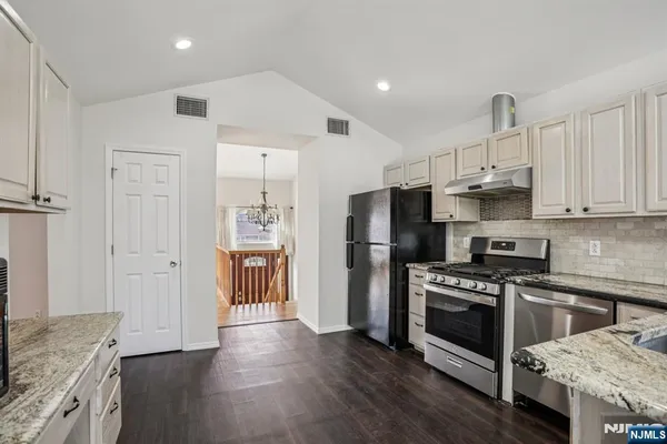 $5,500 | 249 Pascack Road, Paramus, NJ 07652