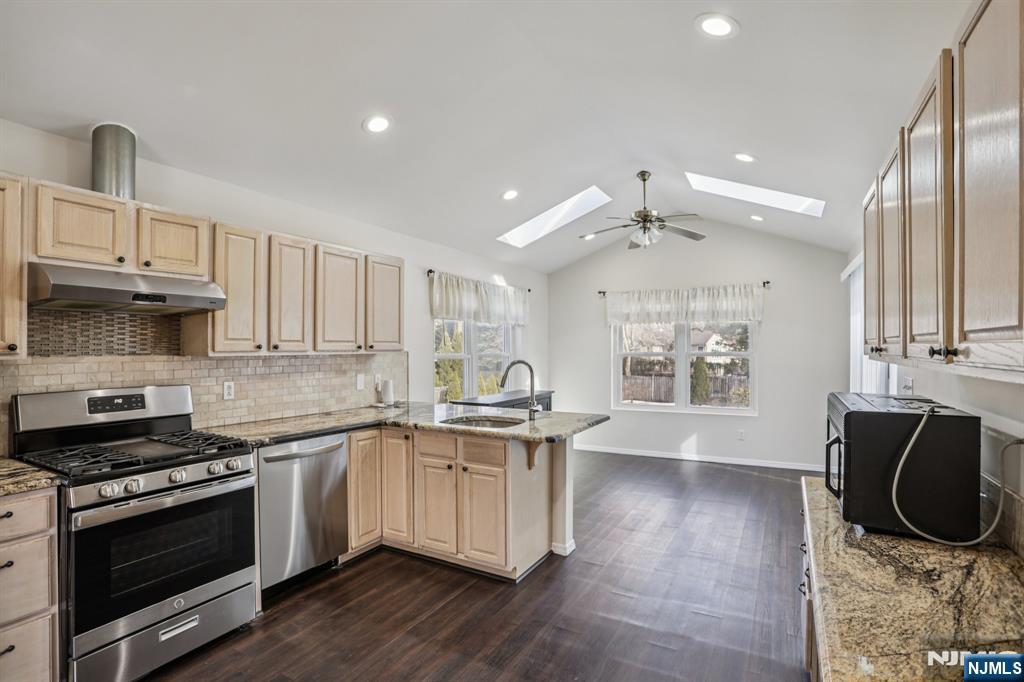 249 Pascack Road Paramus, NJ 07652 - Photo 9 of 41