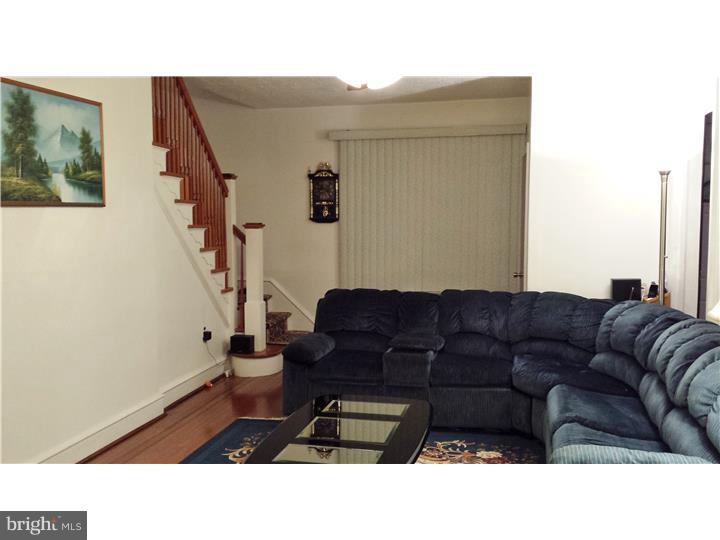 9432 Krewstown Road Philadelphia, PA 19115 - Photo 25 of 25 Living Room