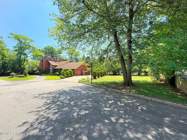 $1,475,000 | 30 Paradise Place | Tottenville