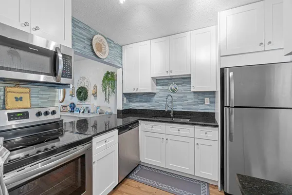$2,900 | 2855 Garden Drive South, Unit 211, Lake Worth, FL 33461
