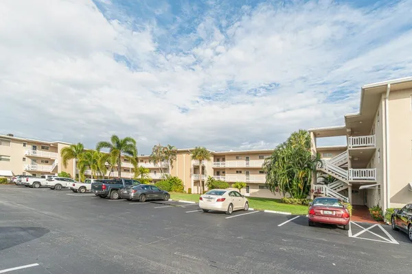 $2,900 | 2855 Garden Drive South, Unit 211, Lake Worth, FL 33461