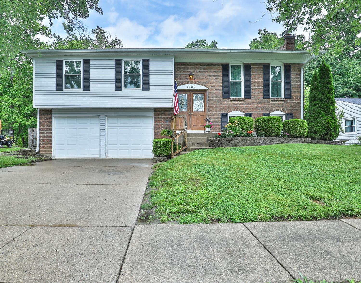 2280 Chesterfield Lane Batavia, OH 45103 - Photo 2 of 46